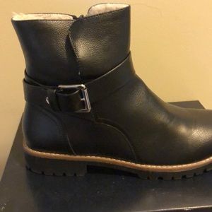Nautical low rise boots